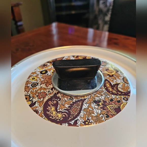 Vintage MCM Floral Patterned‎ Casserole Dish with Lid - Picture 2 of 5